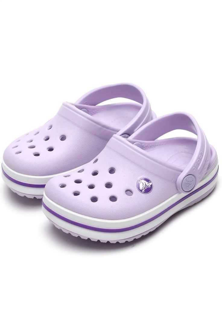 Crocs violets